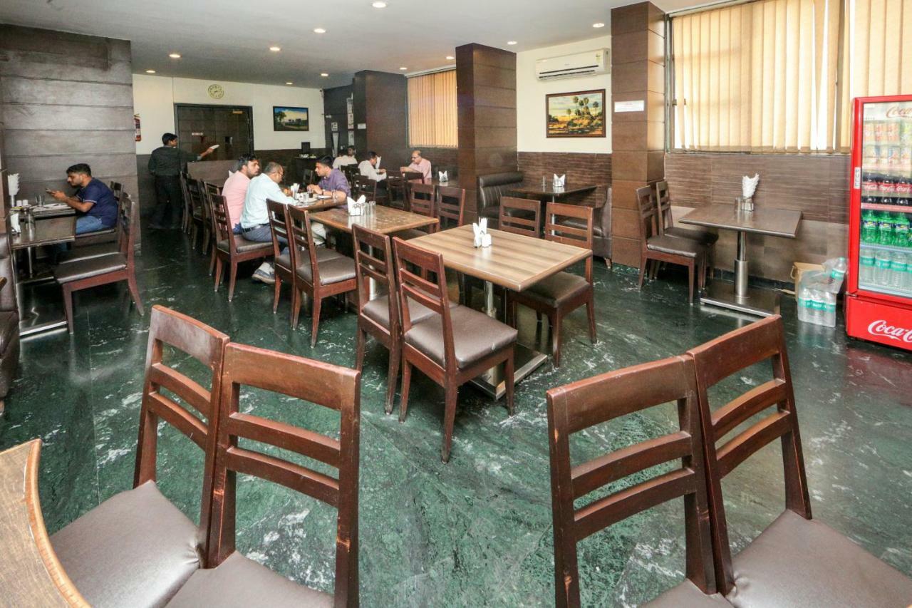 Lucky Hotel Goregaon Bombaj Exteriér fotografie