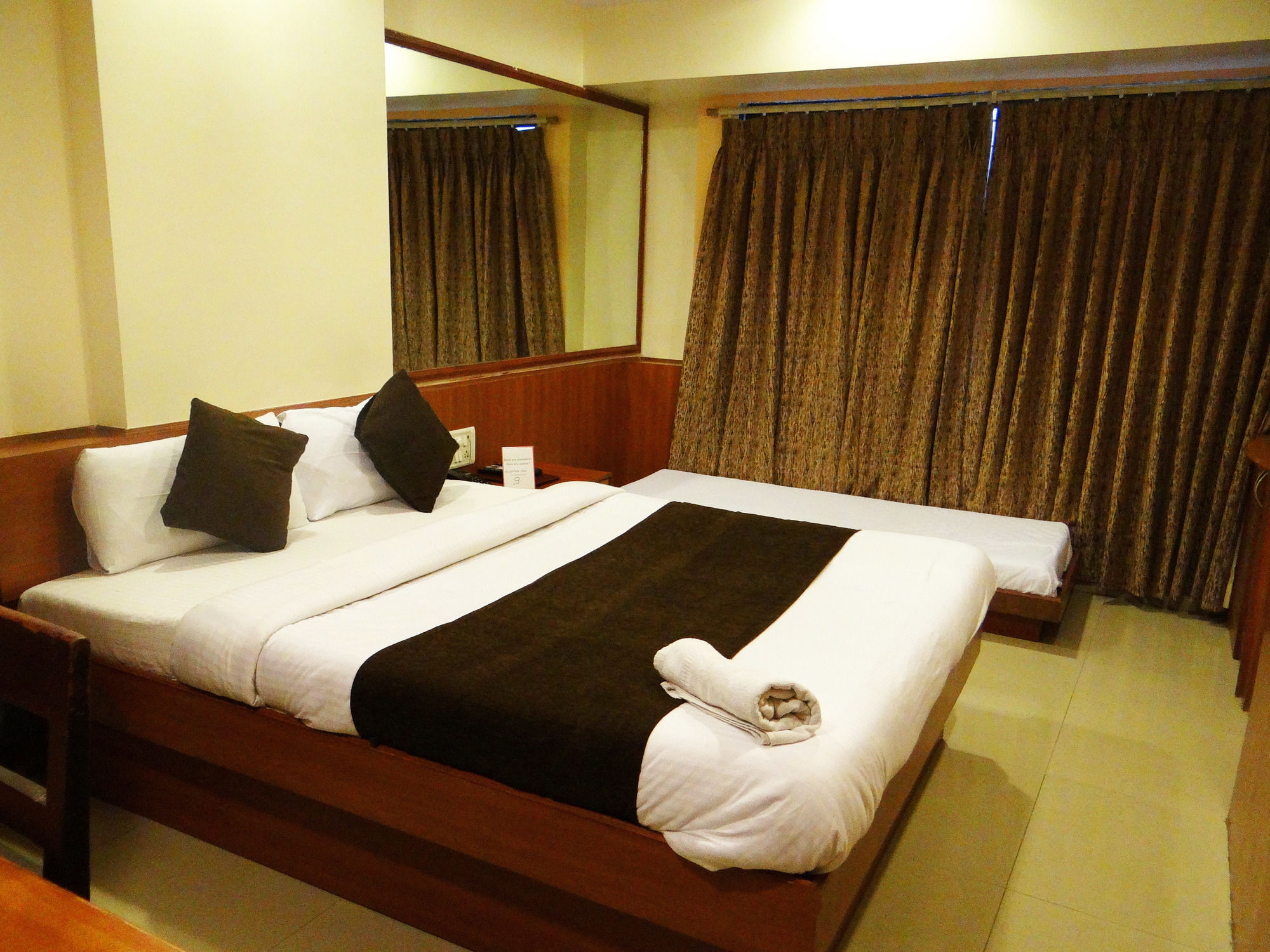 Lucky Hotel Goregaon Bombaj Exteriér fotografie
